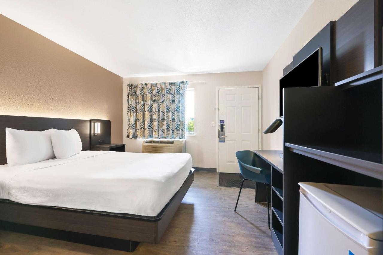 Motel 6-Kirkland, Wa - North Kirkland Εξωτερικό φωτογραφία