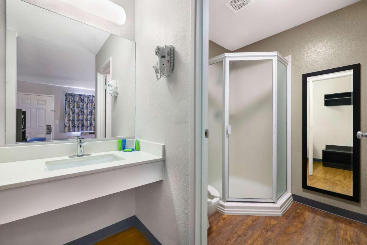 Motel 6-Kirkland, Wa - North Kirkland Εξωτερικό φωτογραφία