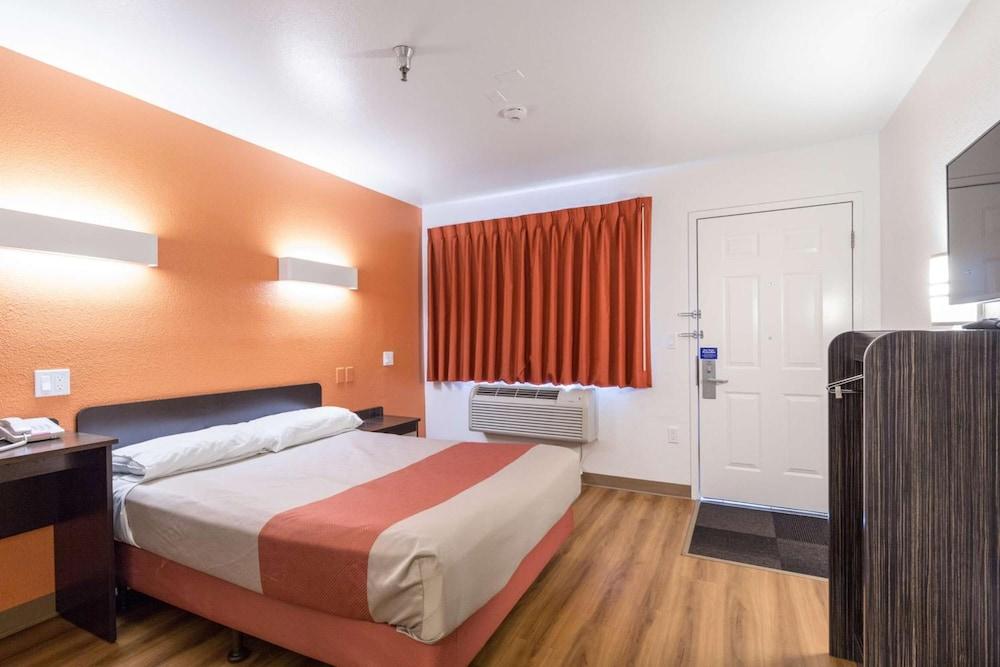 Motel 6-Kirkland, Wa - North Kirkland Εξωτερικό φωτογραφία