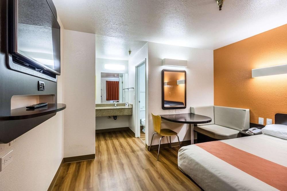 Motel 6-Kirkland, Wa - North Kirkland Εξωτερικό φωτογραφία