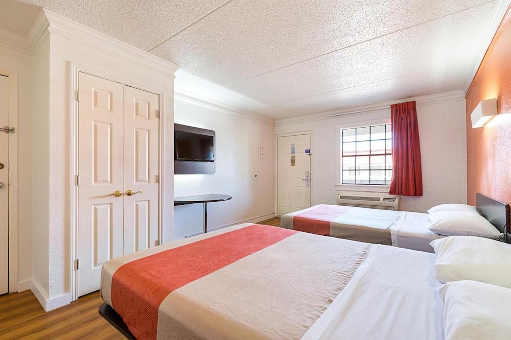 Motel 6-Kirkland, Wa - North Kirkland Εξωτερικό φωτογραφία