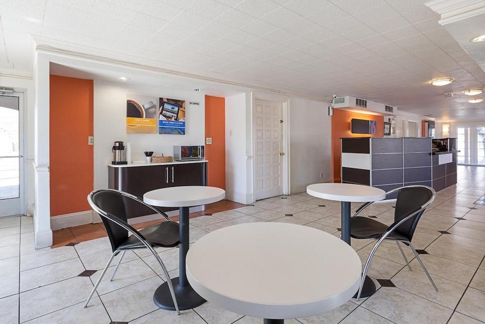 Motel 6-Kirkland, Wa - North Kirkland Εξωτερικό φωτογραφία