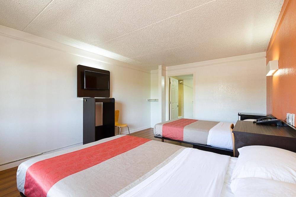 Motel 6-Kirkland, Wa - North Kirkland Εξωτερικό φωτογραφία