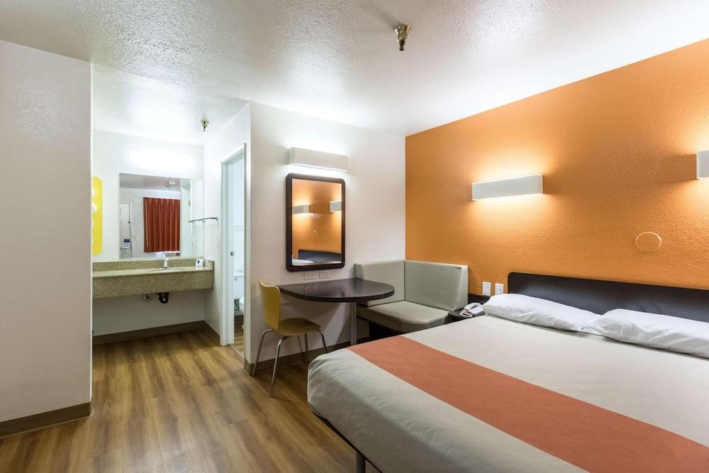 Motel 6-Kirkland, Wa - North Kirkland Εξωτερικό φωτογραφία