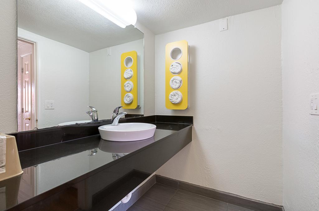 Motel 6-Kirkland, Wa - North Kirkland Εξωτερικό φωτογραφία